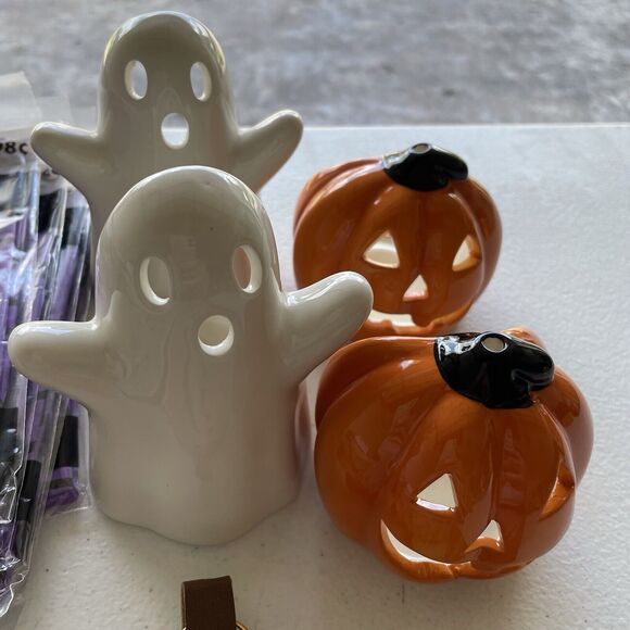 Fall Thanksgiving And Halloween Decor, Signs Tablecloths NWOT - Picture 6 of 6